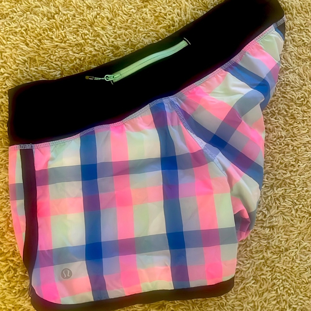 Lululemon short - Picture 2 of 2